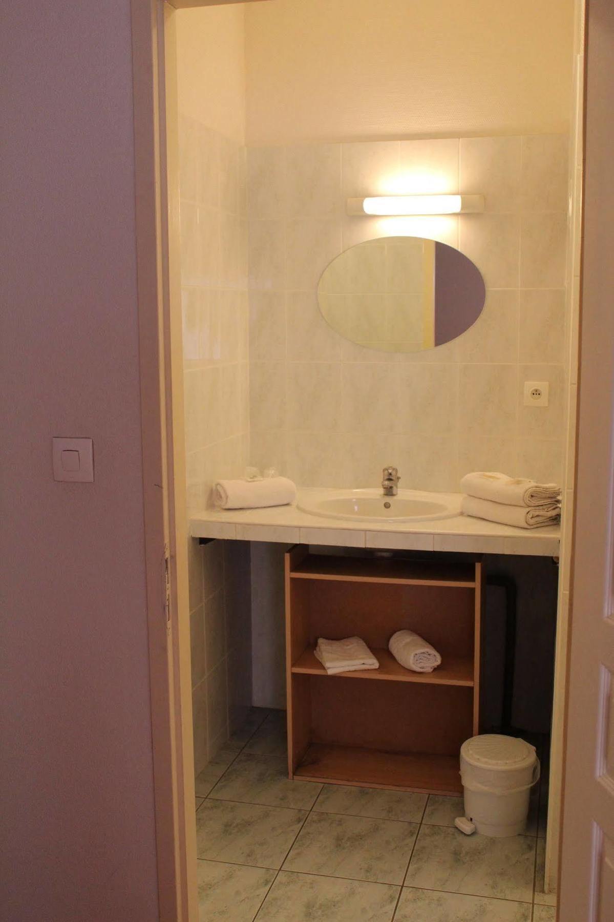 Le Phenix Hotel Castillon-la-Bataille Esterno foto